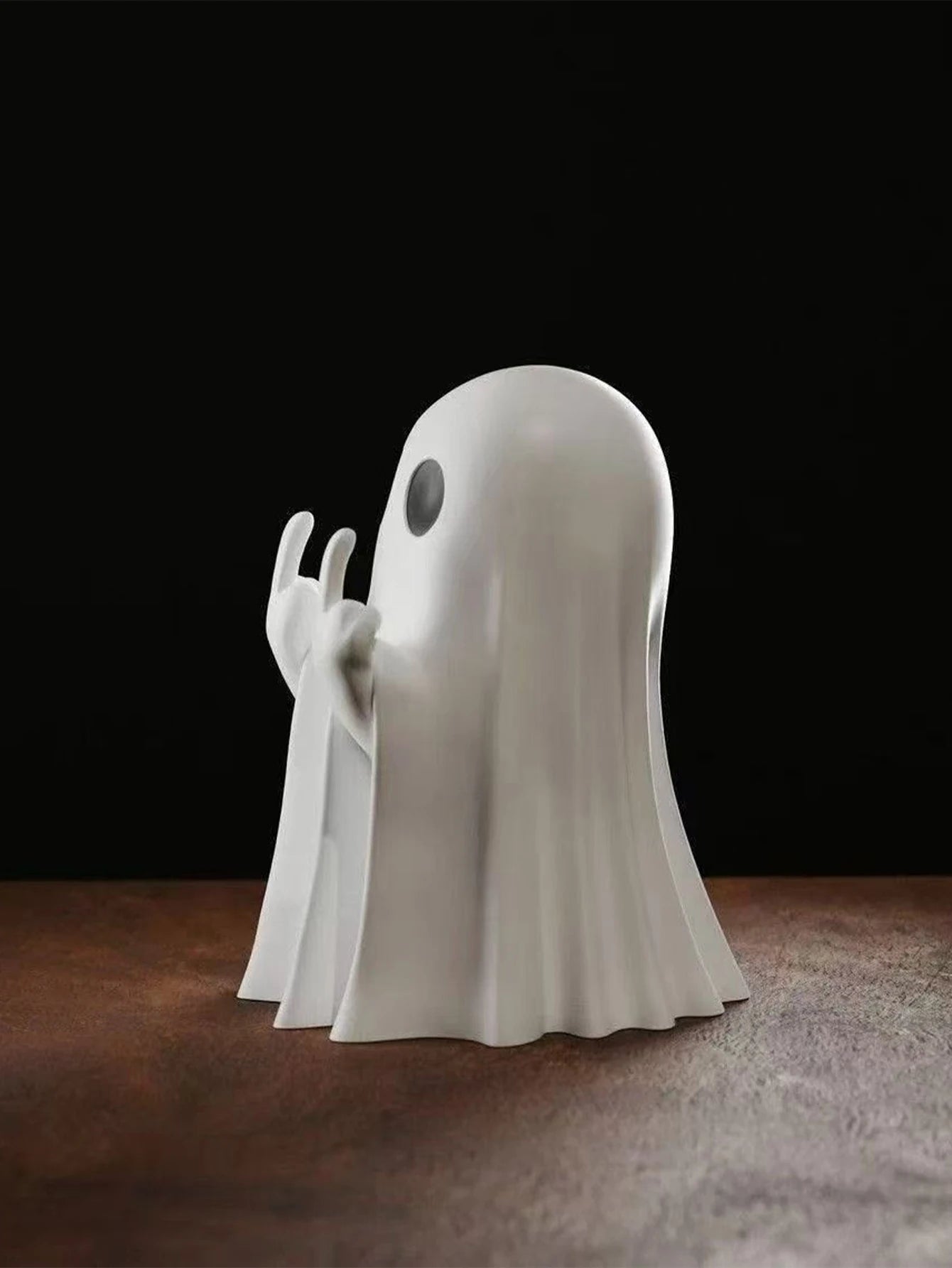 1pc Middle Finger Ghost Statue, 7.5cm Terrifying Ghost Decoration, Halloween Ghost Small Statue Ghost Decoration